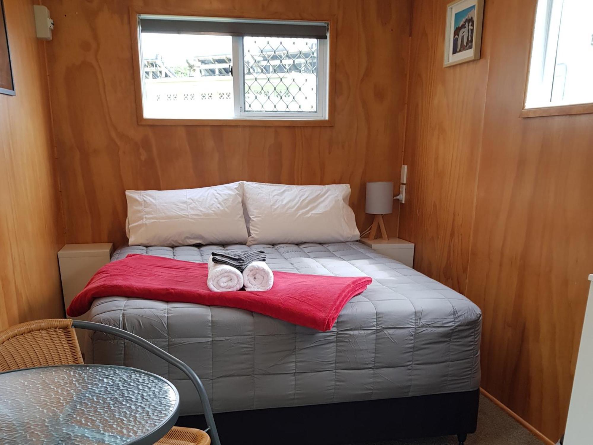 Urenui Beach Camp Exterior foto