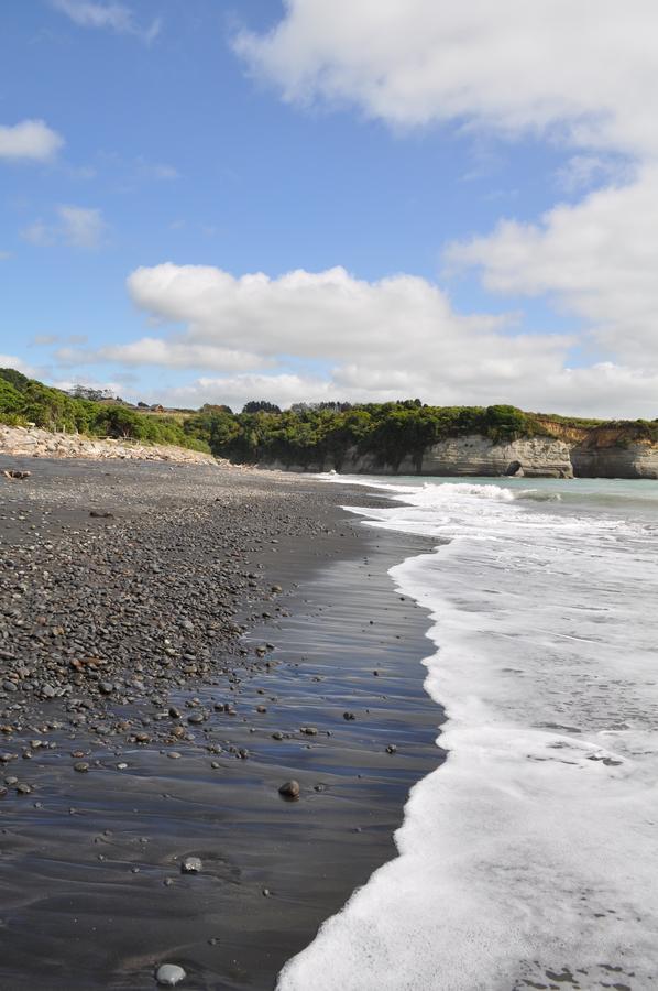 Urenui Beach Camp Exterior foto